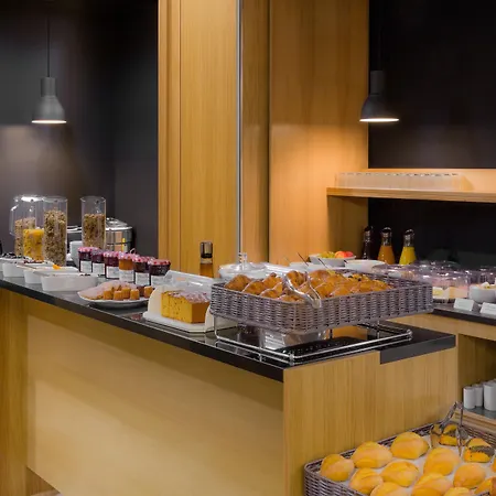 Western Divona מלון 4*