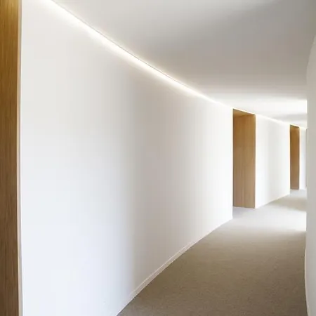 Western Divona קאור