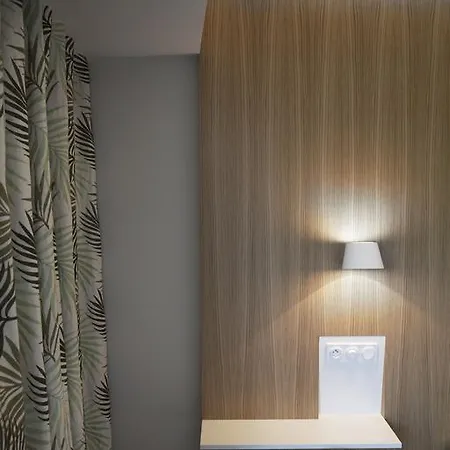 Western Divona Szálloda 4*