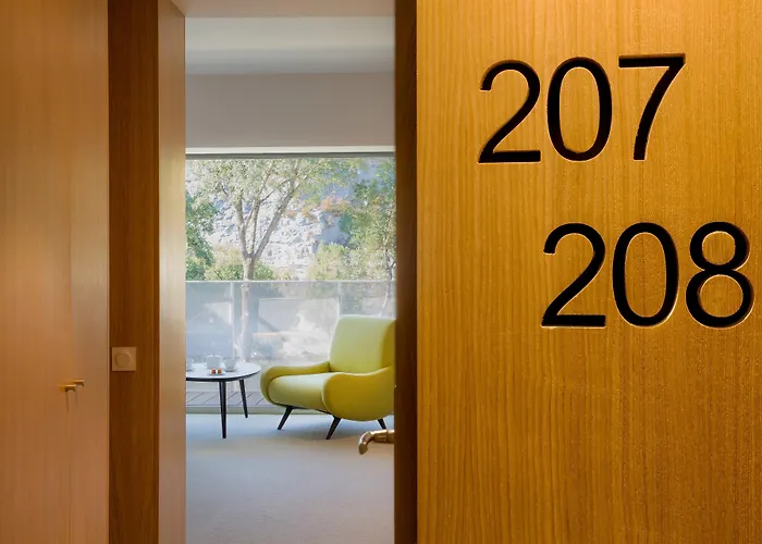 Western Divona Hotel